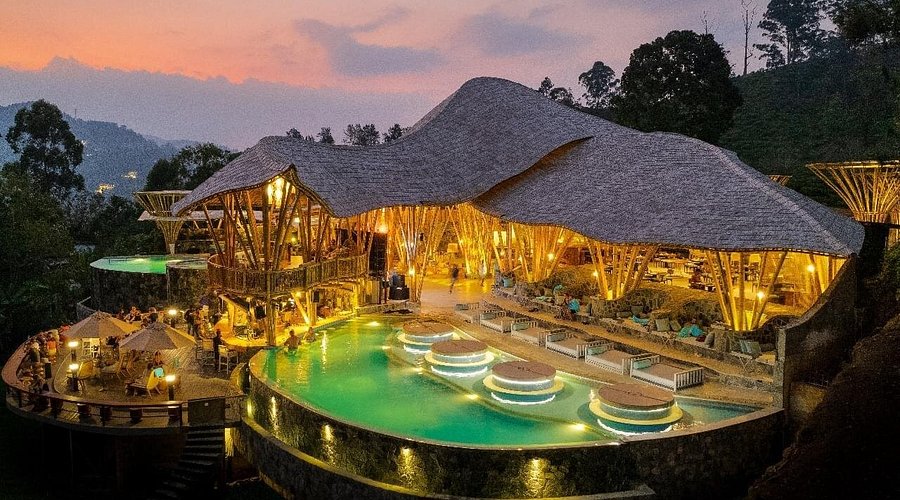 Visit the Ravana Pool Club